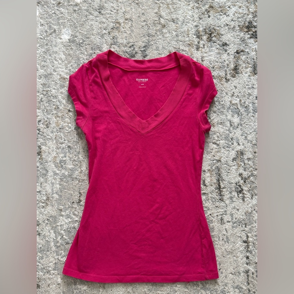 Express Women's Fuchsia V-Neck Tee